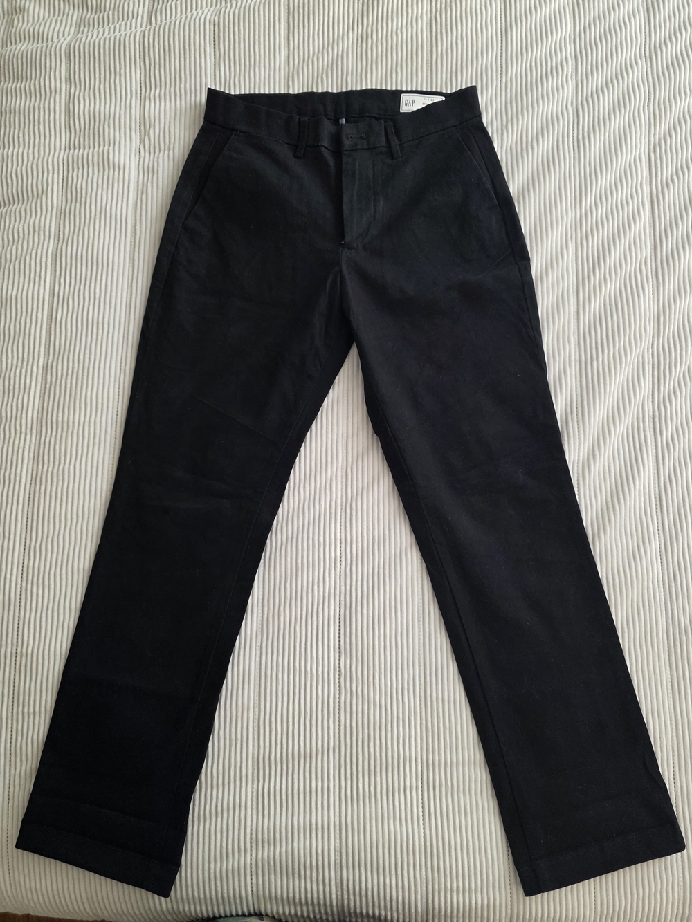 Gap Men’s Black Straight-Leg Chinos Pants